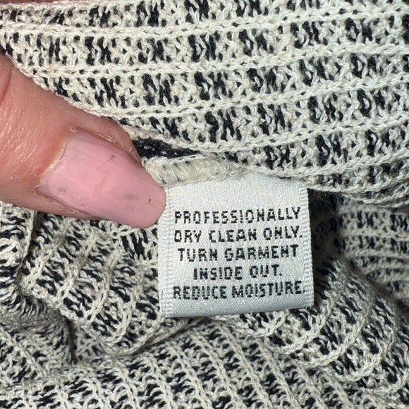 St. John Couture by Marie Gray Houndstooth Asymmetrical Ruffle Knit Skirt Sz 14 - Picture 11 of 13